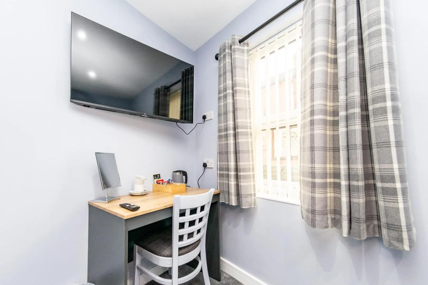 The Halfway House Inn Leeds  Bed & Breakfast