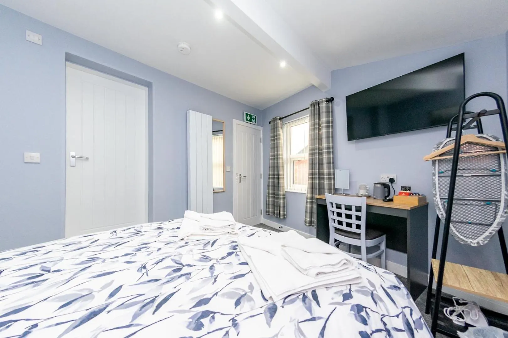 Bed & Breakfast The Halfway House Inn Leeds  United Kingdom